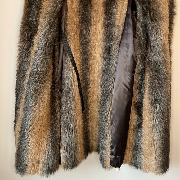 WEATHERBEE | VINTAGE GENUINE FUR-LINED LONG BEIGE TRENCH COAT - Picture 9 of 11